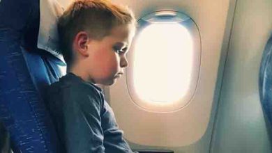 Photo of Child on a Plane Passed Me a Note and $10 — It Changed My Life